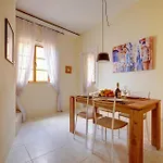 Hébergement de vacances Traditional Maltese Townhouse With Roof Terrace *