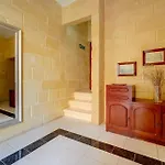 Traditional Maltese Townhouse With Roof Terrace Hébergement de vacances *