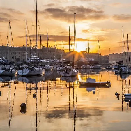 度假居 Traditional Maltese Townhouse With Roof Terrace
