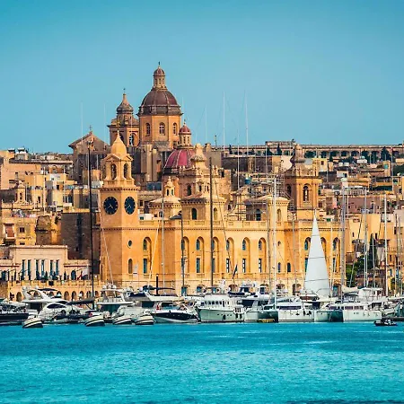 Traditional Maltese Townhouse With Roof Terrace 度假居 *