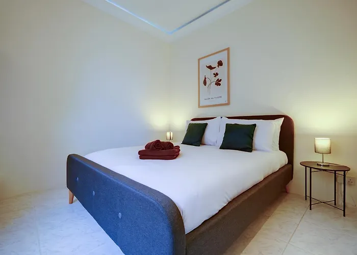 Feriehus Traditional Maltese Townhouse With Roof Terrace *