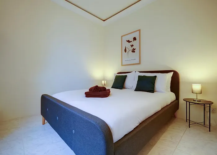 Feriehus Traditional Maltese Townhouse With Roof Terrace