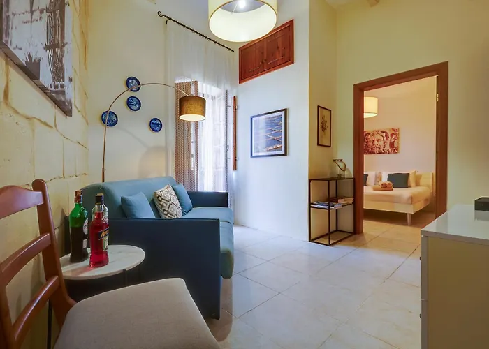 Traditional Maltese Townhouse With Roof Terrace 別荘