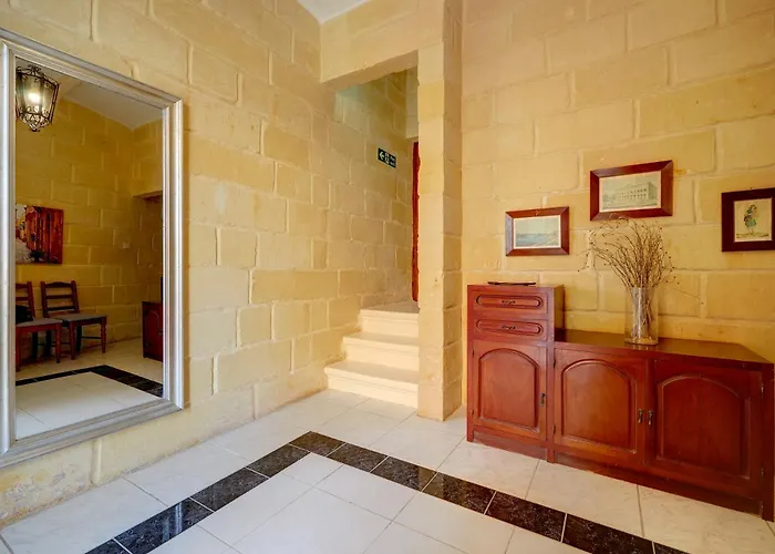 Traditional Maltese Townhouse With Roof Terrace 別荘 *